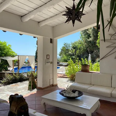 Maison Du Reve Lodge *